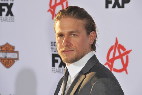 Charlie Hunnam fity Shades of Grey